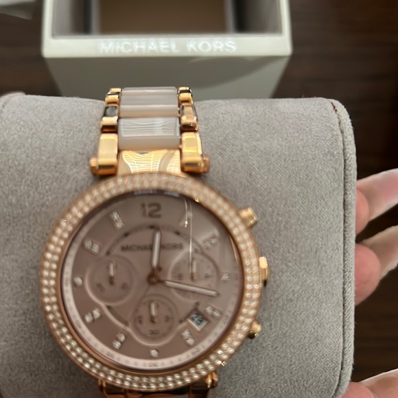 Michael Kors watch - Picture 1 of 3